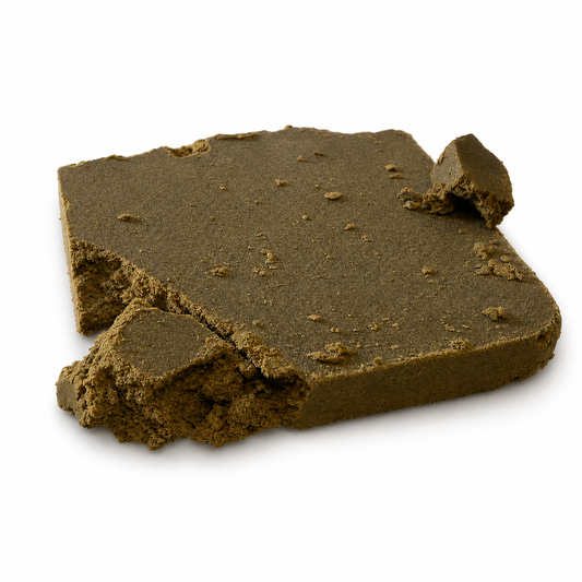Nepal Gold Hash CBD resina premium su sfondo bianco PopperDimension